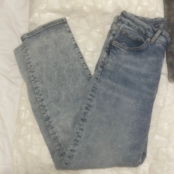 H&M Straight Leg Acid Wash Jeans - Picture 2 of 8